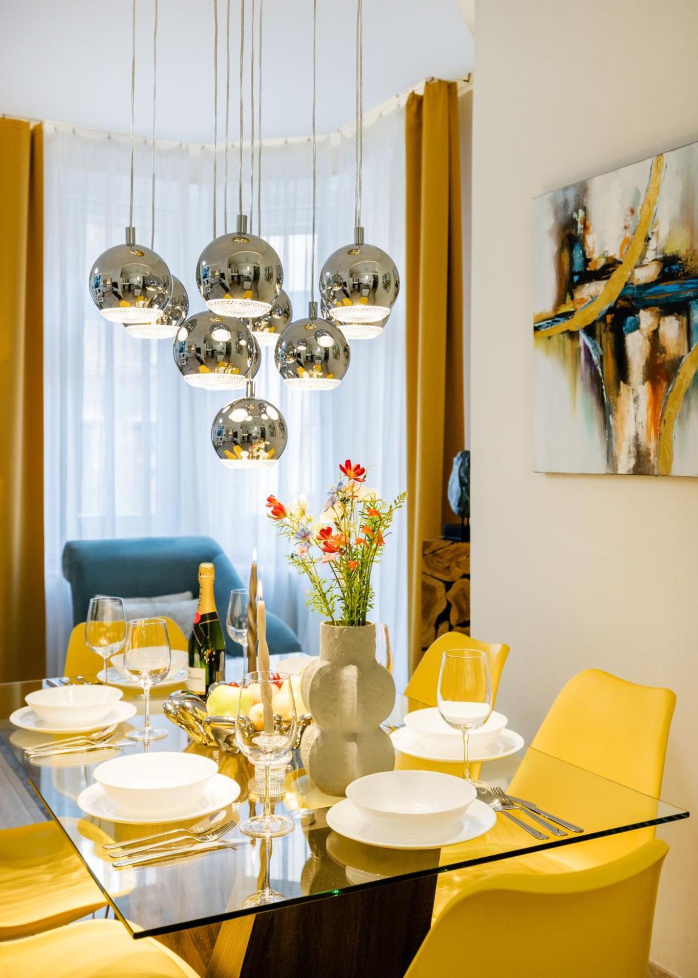 Designer Luxury Home Next To Dohany Synagogue With Balcony, Budapest